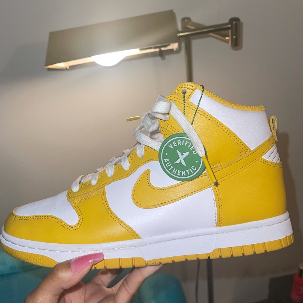 Nike Dunk High Dark Sulfur (Yellow)
